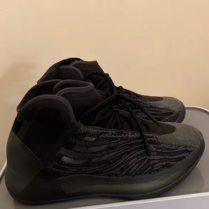 Yeezys qntm